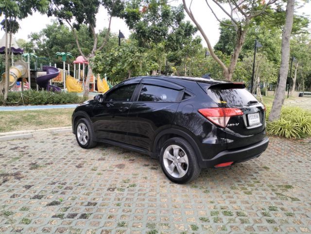 Honda BR-V 2015 1.5 SV Utility-car เบนซิน เกียร์อัตโนมัติ ดำ รูปที่ 4