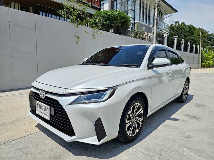 Toyota Yaris ATIV 2023 1.2 Premium Sedan เบนซิน ไม่ติดแก๊ส เกียร์อัตโนมัติ ขาว