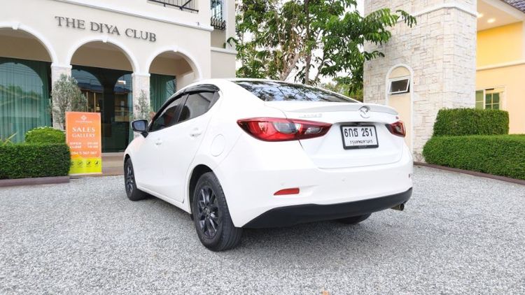 Mazda Mazda 2 2017 1.3 Sports High Connect Sedan เบนซิน เกียร์อัตโนมัติ ขาว รูปที่ 4