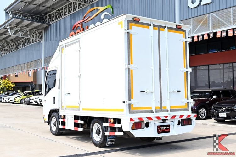 Isuzu ELF 2021 3.0 NLR Pickup ดีเซล ไม่ติดแก๊ส เกียร์ธรรมดา ขาว รูปที่ 3