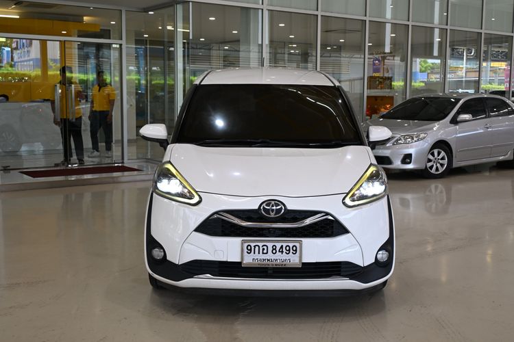รถ Toyota Sienna รุ่นย่อยอื่นๆ สี ขาว