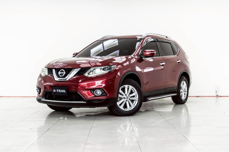 รถ Nissan X-Trail 2.0 V 4WD สี แดง