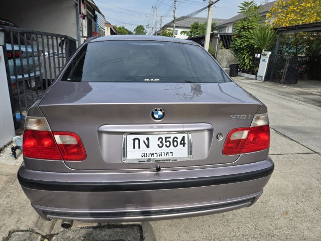รถ BMW Series 3 318i สี เทา