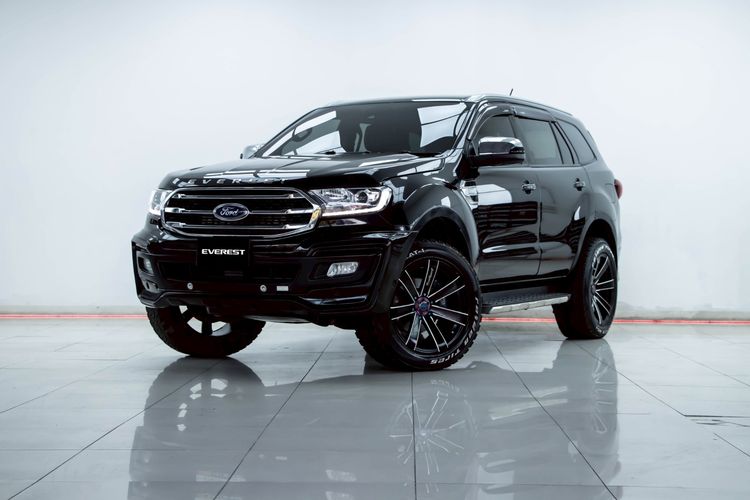 รถ Ford Everest 2.0 Titanium สี ดำ