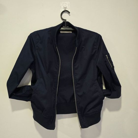 Bomber Jacket สีกรมท่า ทรงมินิมอล ใส่ง่ายมาก  รูปที่ 2