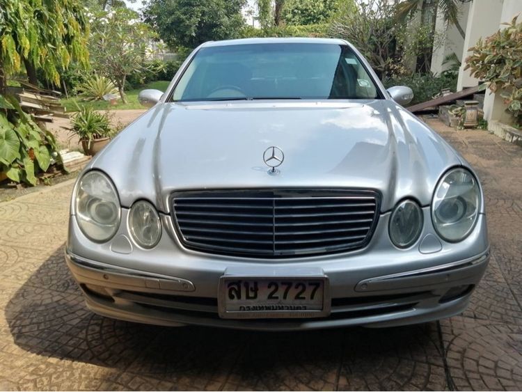 รถ Mercedes-Benz E-Class E240 สี บรอนซ์เงิน