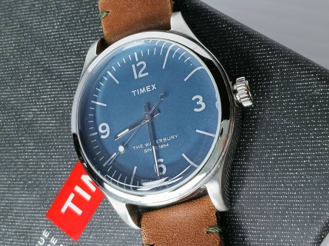 นาฬิกา สไตล์ Vintage-inspired 
Timex  The Waterbury  สินค้ามือสอง ผลิตในโอกาสพิเศษ เฉลิมฉลองครบรอบ 160 ปี ( นับตั้งแต่ก่อตั้งในปี 1854 ) 