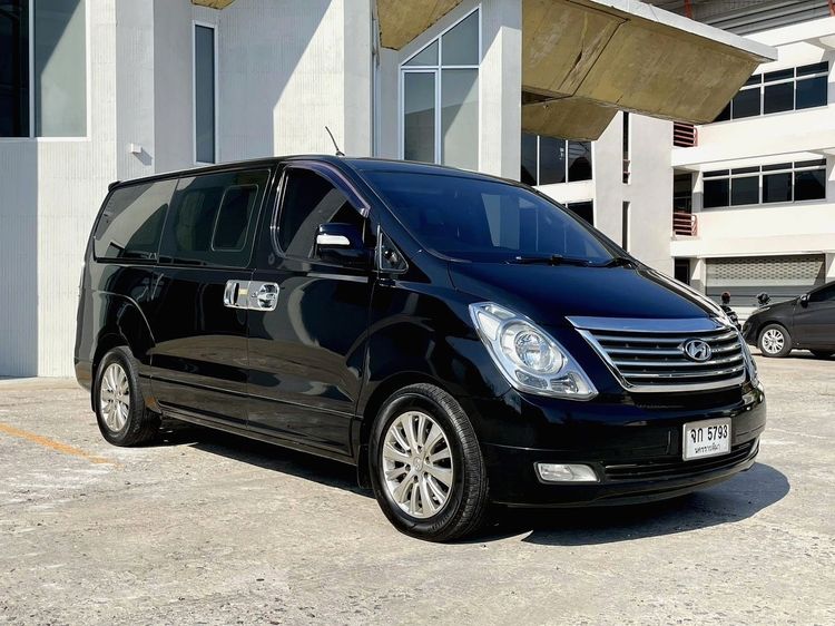 รถ Hyundai Grand Starex 2.5 VIP สี ดำ