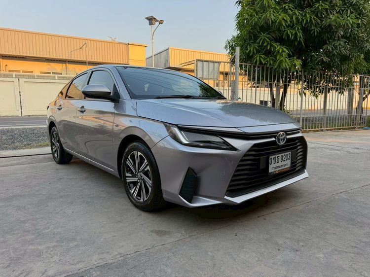 Toyota Yaris ATIV 2022 1.2 Sport Sedan เบนซิน ไม่ติดแก๊ส เกียร์อัตโนมัติ เทา รูปที่ 3