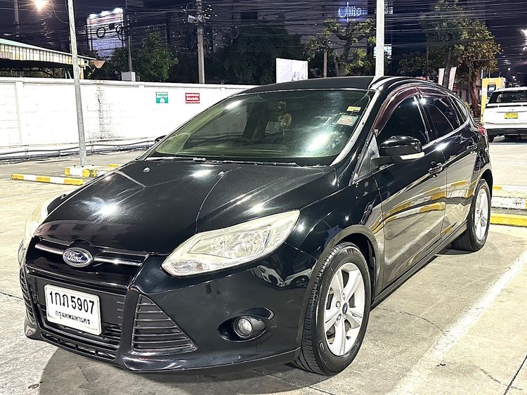 รถ Ford Focus 1.6 Trend สี ดำ
