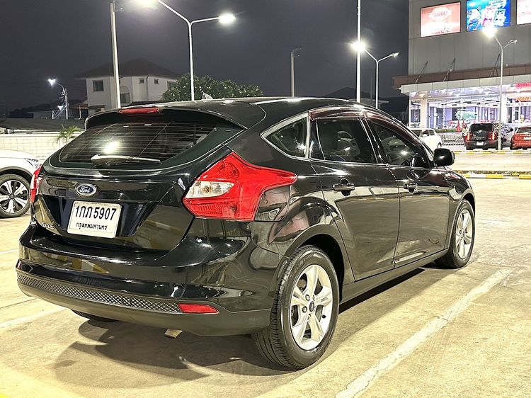 รถ Ford Focus 1.6 Trend สี ดำ