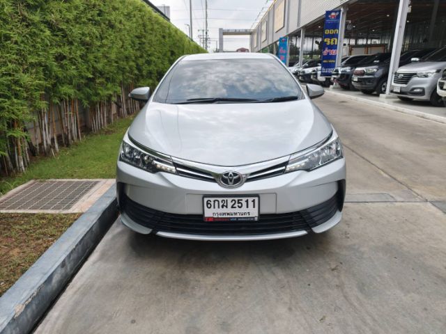 รถ Toyota Altis 1.6 G สี บรอนซ์เงิน