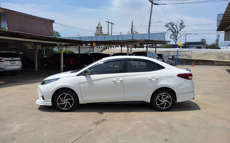 Toyota Yaris 2021 1.5 G Sedan เบนซิน เกียร์อัตโนมัติ ขาว รูปที่ 4