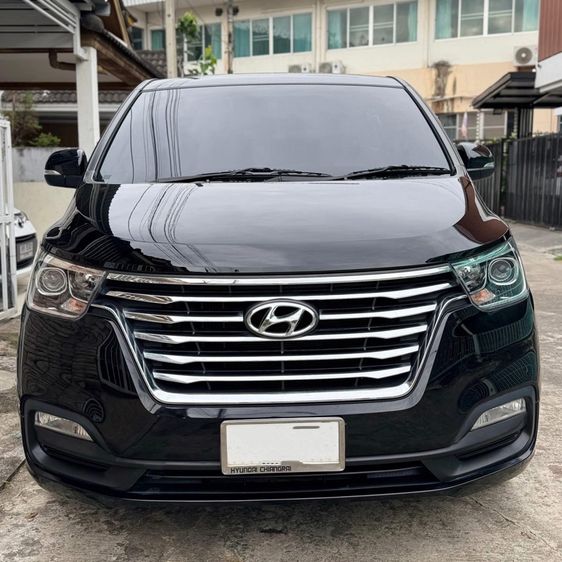 Hyundai H-1  2019 2.5 Elite Van ดีเซล ไม่ติดแก๊ส เกียร์อัตโนมัติ ดำ รูปที่ 2