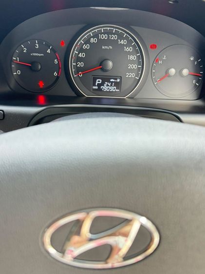 Hyundai H-1  2019 2.5 Elite Van ดีเซล ไม่ติดแก๊ส เกียร์อัตโนมัติ ดำ รูปที่ 3