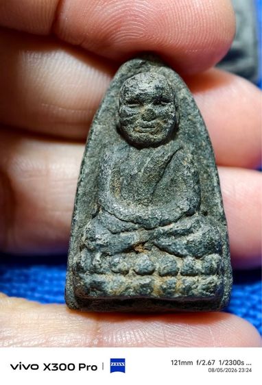 หลวงปู่ทวดพระเก่าๆที่บ้านเองคะแบ่งให้เช่าบูชาคะ