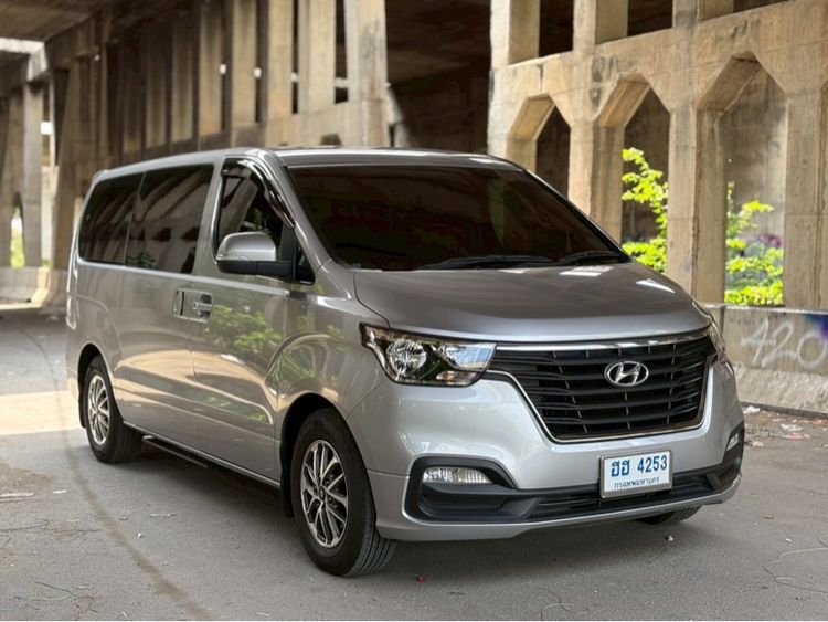 Hyundai H-1  2019 2.5 Maesto Touring Van ดีเซล ไม่ติดแก๊ส เกียร์อัตโนมัติ เทา รูปที่ 2