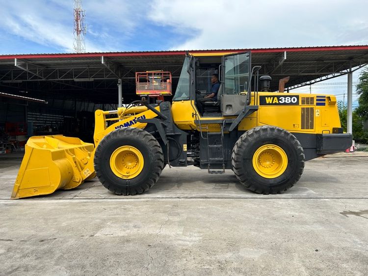 รถตักล้อยาง KOMATSU  รุ่น WA380-6 บุ้งกี๋ 3.3 คิว  รถเก่านอกนำเข้า รูปที่ 3