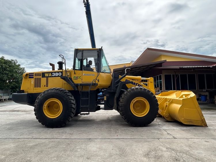 รถตักล้อยาง KOMATSU  รุ่น WA380-6 บุ้งกี๋ 3.3 คิว  รถเก่านอกนำเข้า รูปที่ 7