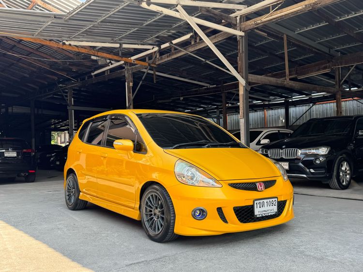 Honda Jazz 2006 1.5 SV VTEC Sedan เบนซิน ไม่ติดแก๊ส เกียร์อัตโนมัติ เหลือง
