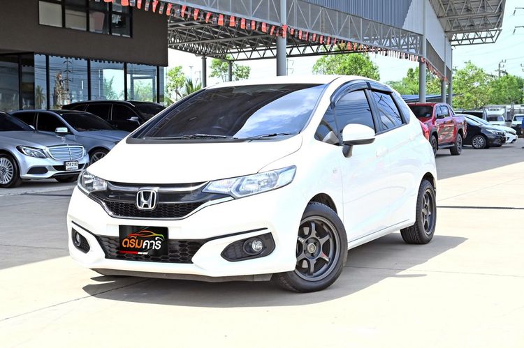 รถ Honda Jazz 1.5 S สี ขาว