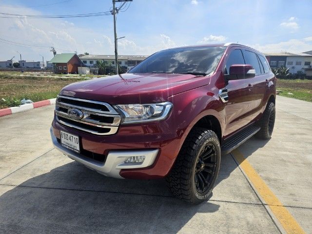 รถ Ford Everest 3.2 Titanium+ 4WD สี แดง
