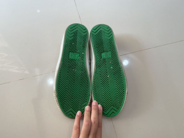 รองเท้าพละ สีขาว รูปที่ 9