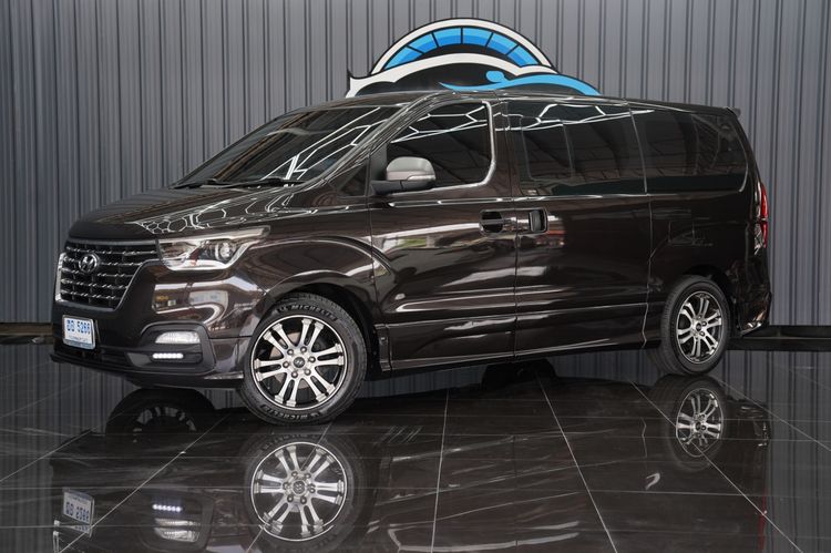 Hyundai H-1  2018 2.5 Elite Van ดีเซล เกียร์อัตโนมัติ น้ำตาล