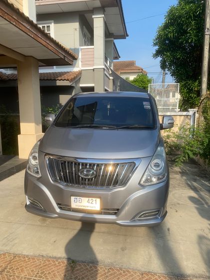 รถ Hyundai H-1  2.5 Elite สี เทา