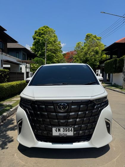 Toyota Alphard 2024 2.5 HEV Luxury E-Four Van เบนซิน ไม่ติดแก๊ส เกียร์อัตโนมัติ ขาว