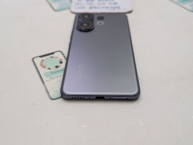 ขาย  เทิร์น Vivo V60 5G Ram 12 Rom 256 ศูนย์ไทย สภาพสวย มีตัวเครื่อง และกล่อง ไม่มีอุปกรณ์อื่น ประกันยาว เพียง 8,590 บาท ครับ รูปที่ 10