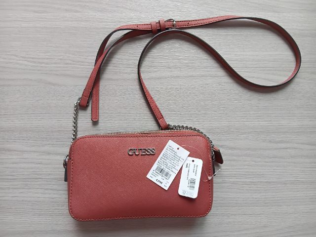 กระเป๋า GUESS CROSSBODY ของแท้ใหม่มากไม่มีตำหนิ ใช้งาน 2ครั้ง
