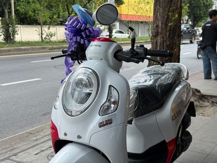 Scoopyรีโมทสีขาว-ชมพูปี64 รถบ้านมือเดียว รูปที่ 9