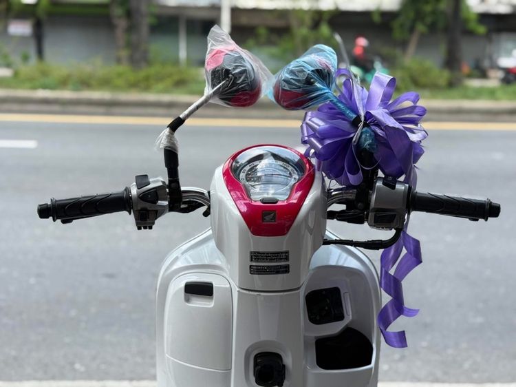 Scoopyรีโมทสีขาว-ชมพูปี64 รถบ้านมือเดียว รูปที่ 8
