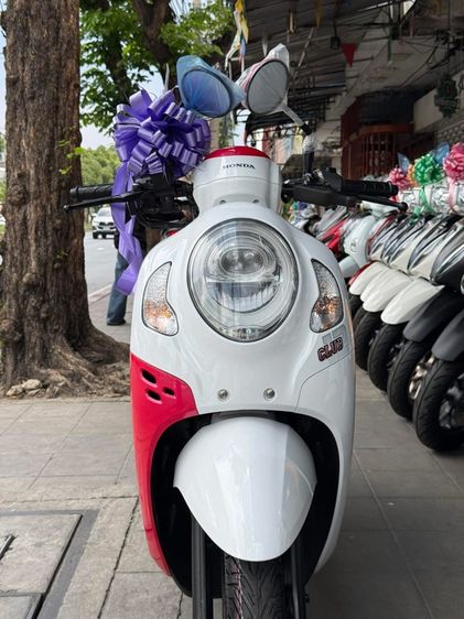 Scoopyรีโมทสีขาว-ชมพูปี64 รถบ้านมือเดียว รูปที่ 2