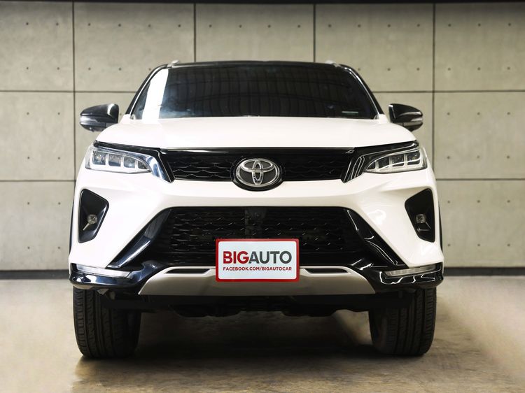 Toyota Fortuner 2021 2.4 Legender Black Top 4WD Utility-car ดีเซล ไม่ติดแก๊ส เกียร์อัตโนมัติ ขาว รูปที่ 4