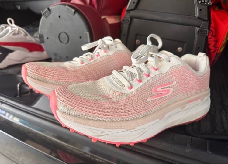 รองเท้ากอล์ฟหญิง skecher ราคา890
