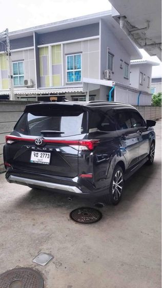 Toyota Veloz 2022 1.5 Premium Sedan เบนซิน ไม่ติดแก๊ส เกียร์อัตโนมัติ ดำ รูปที่ 4