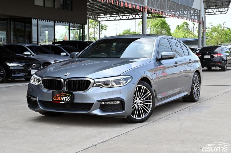 รถ BMW Series 5 530e สี เทา