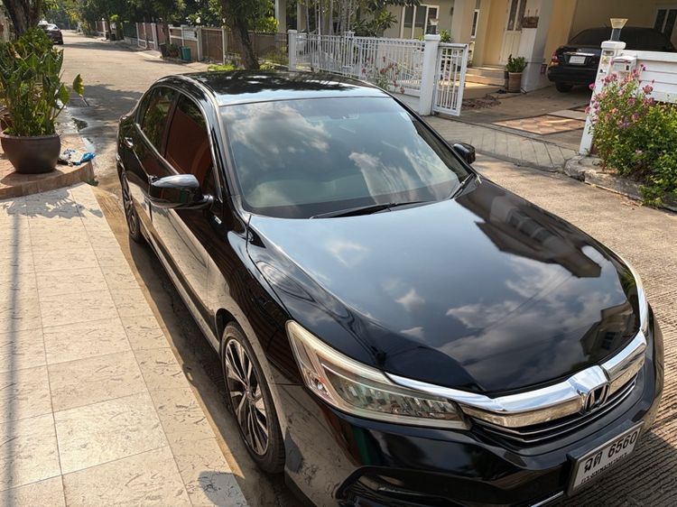รถ Honda Accord 2.4 E i-VTEC สี ดำ