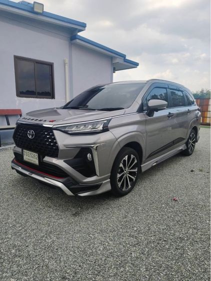 รถ Toyota Veloz 1.5 Premium สี บรอนซ์ทอง