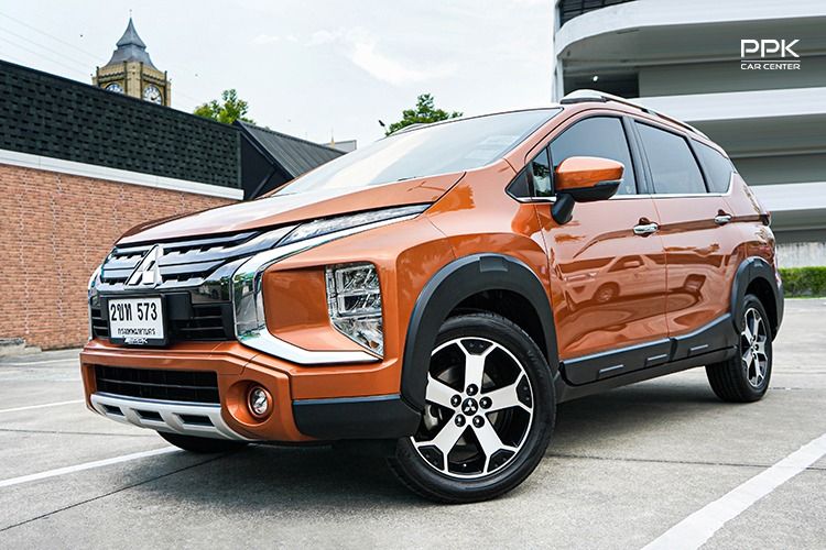 รถ Mitsubishi Xpander 1.5 Cross สี ส้ม
