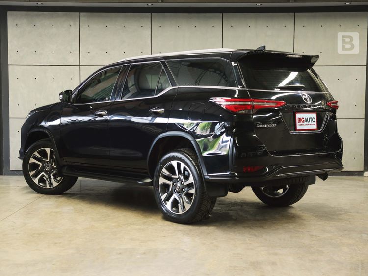 Toyota Fortuner 2020 2.4 LEGENDER 2WD AT Utility-car ดีเซล ไม่ติดแก๊ส เกียร์อัตโนมัติ ดำ รูปที่ 3