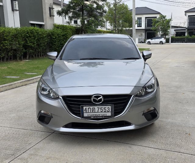 รถ Mazda Mazda3 2.0 SP Sports สี บรอนซ์เงิน