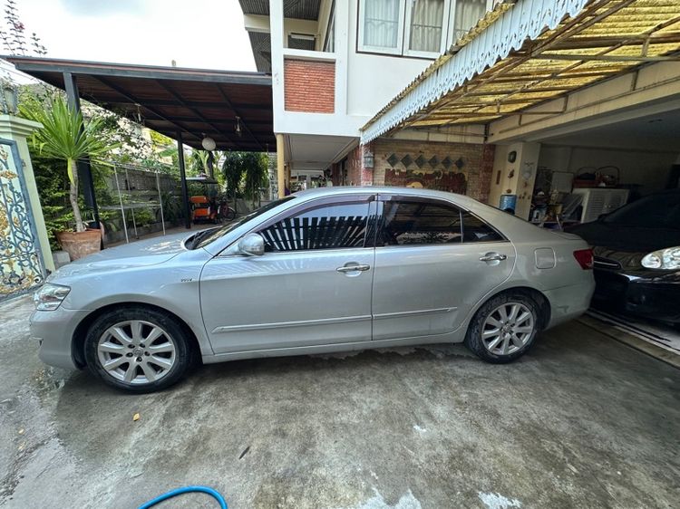 รถ Toyota Camry 2.4 V สี บรอนซ์เงิน