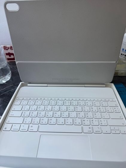 ขาย Magic Keyboard 13 นิ้วair 6 .air 7. Air8 หมดประกัน 4-03-71 มี careplus ราคา 6900 บาท  นัดรับ กทม หรือ ปลายทาง