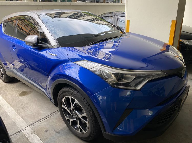 รถ Toyota C-HR 1.8 Hybrid Hi สี น้ำเงิน
