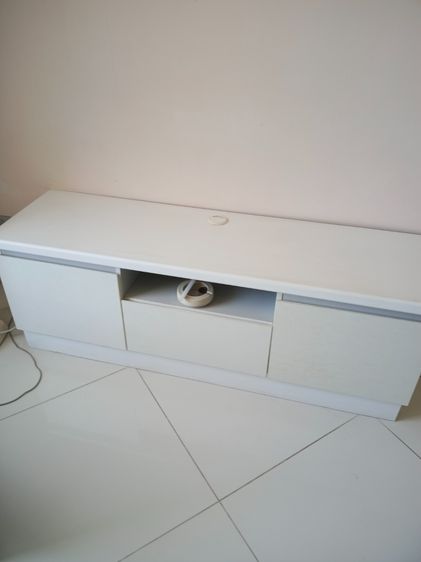 Modern White TV Stand with Storage – Good Condition รูปที่ 3