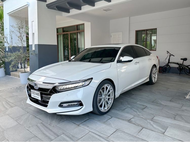 รถ Honda Accord 2.0 e:HEV Tech สี ขาว