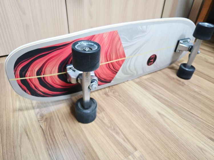 Surfskate ยี่ห้อ EYS